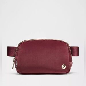 NWT Lululemon Velour Everywhere Belt Bag 1L - Wine Berry/Gold